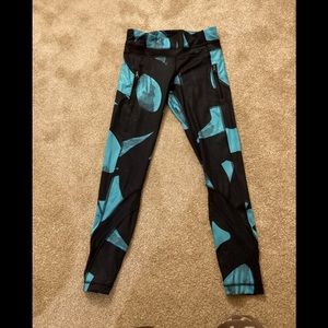 Lululemon athletica pants never worn, size 4,